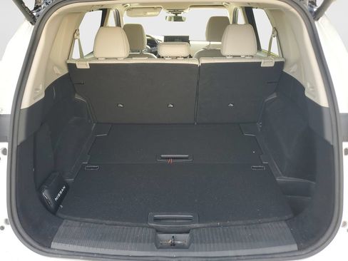 Used 2024 Nissan Rogue SL w/ SL Premium Package FWD image 9