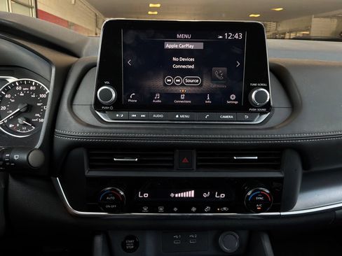 Used 2025 Nissan Rogue SV FWD image 26