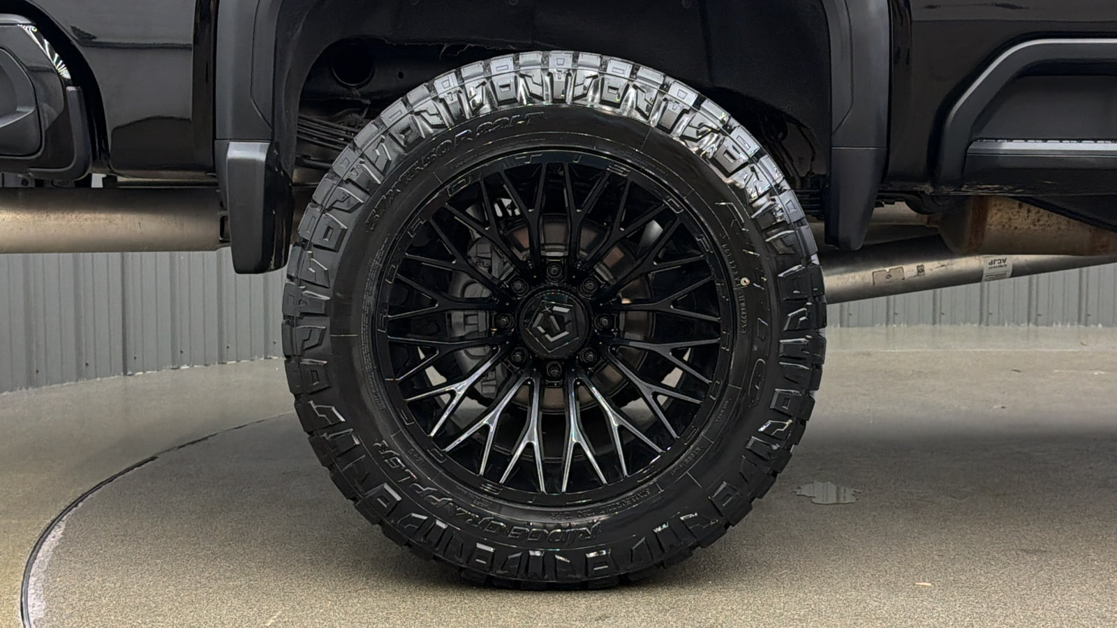 Used 2025 GMC Sierra 2500 AT4 w/ AT4 Premium Plus Package AWD/4WD image 11