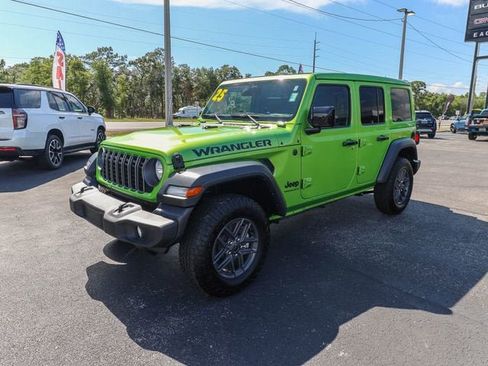 Used 2025 Jeep Wrangler Unlimited Sport AWD/4WD image 4