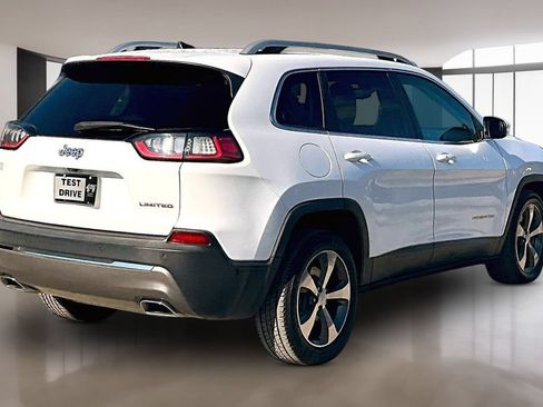 Used 2019 Jeep Cherokee Limited w/ Technology Group FWD image 2