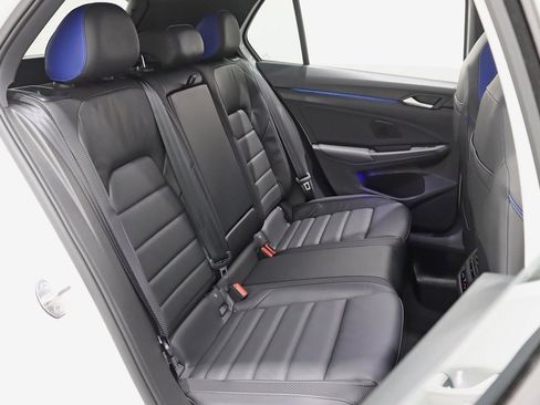 Used 2022 Volkswagen Golf R image 26