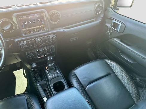 Used 2022 Jeep Wrangler Unlimited Sahara image 29