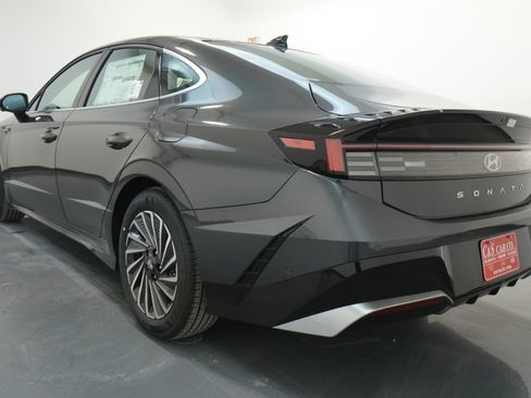 New 2025 Hyundai Sonata Limited image 7