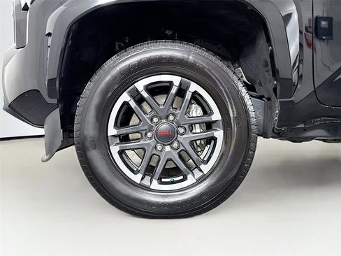 Certified 2025 Toyota Tacoma TRD Sport AWD/4WD image 39