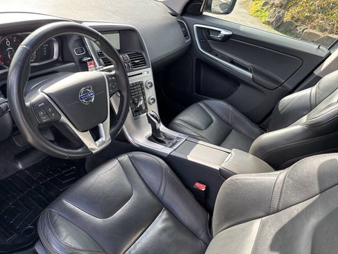 Used 2017 Volvo XC60 T5 Dynamic w/ Preferred Option Package image 32