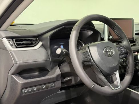 Certified 2025 Toyota RAV4 XLE AWD/4WD image 17