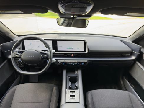 Used 2024 Hyundai Ioniq 6 SE RWD image 31
