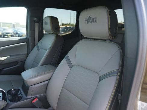Used 2025 Chevrolet Colorado ZR2 w/ ZR2 Bison Edition AWD/4WD image 10