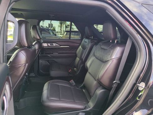 Used 2025 Ford Explorer Platinum w/ Ultimate Package AWD/4WD image 29