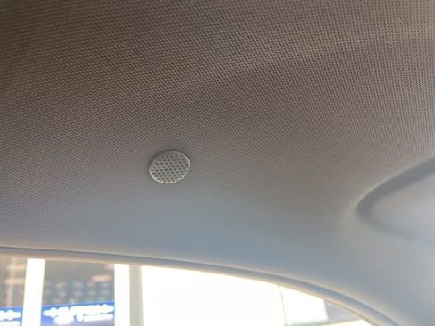 Used 2025 Chevrolet Trax RS w/ Sunroof Package image 37