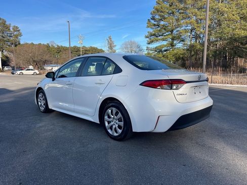 Used 2024 Toyota Corolla LE image 11