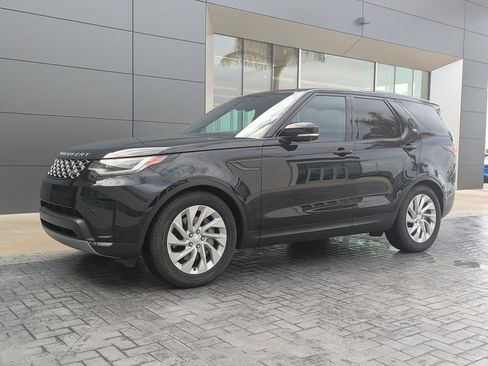 Certified 2025 Land Rover Discovery S image 1