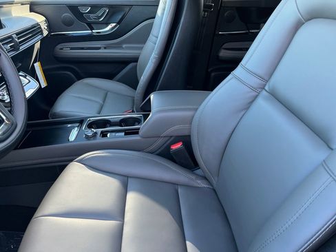 New 2026 Lincoln Corsair Premiere image 13