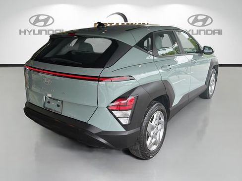 Certified 2025 Hyundai Kona SE FWD image 5