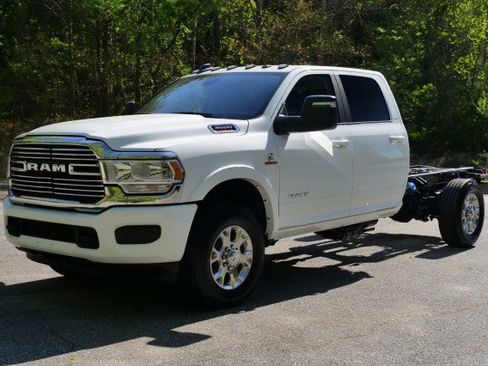 Used 2024 RAM 3500 Laramie image 6