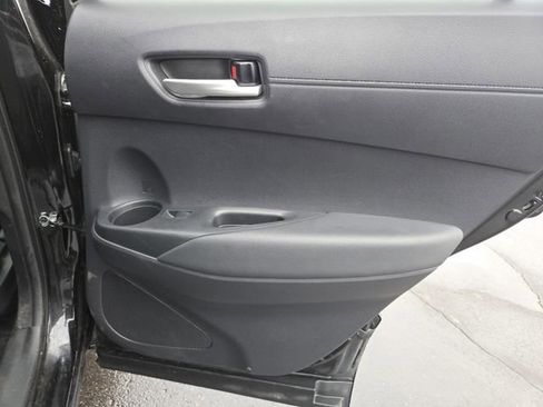 Used 2026 Toyota Corolla Cross XLE w/ Convenience Package image 25