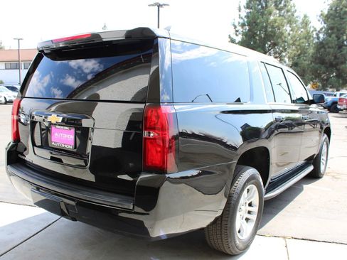Used 2019 Chevrolet Suburban LT image 8