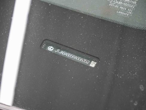 Used 2024 Lexus RZ 300e Premium image 24