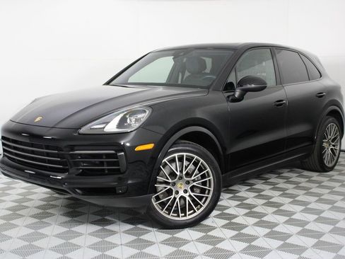 Certified 2023 Porsche Cayenne Platinum Edition image 35