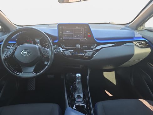 Used 2022 Toyota C-HR XLE FWD image 9