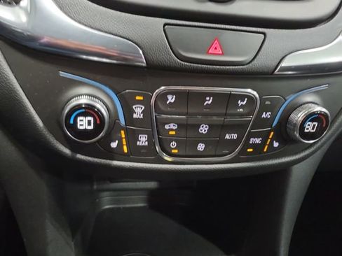 Used 2021 Chevrolet Equinox LT AWD/4WD image 8