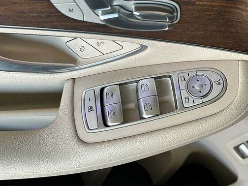 Certified 2022 Mercedes-Benz GLC 300 GLC 300 w/ Premium Package Lite image 12