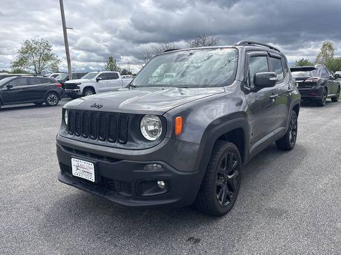 Used 2016 Jeep Renegade Latitude AWD/4WD image 3