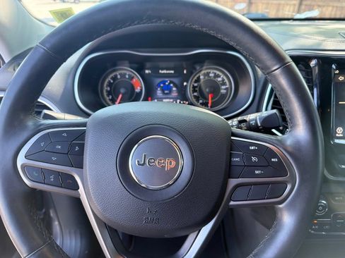 Used 2019 Jeep Cherokee Limited AWD/4WD image 30