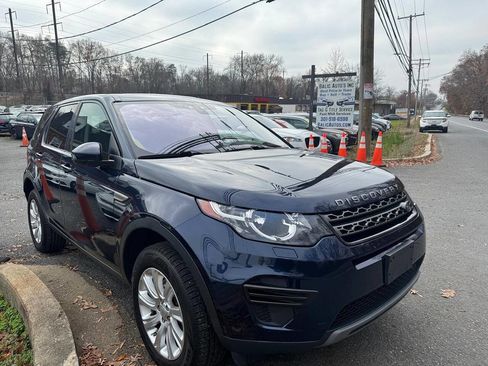 Used 2019 Land Rover Discovery Sport SE image 3