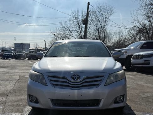 Used 2011 Toyota Camry LE w/ LE Extra-Value Pkg image 4