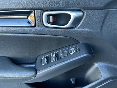 Used 2023 Honda Civic EX-L image 12