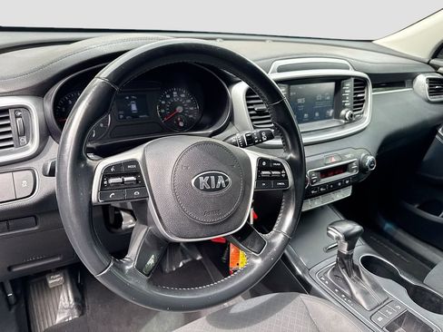 Used 2019 Kia Sorento S AWD/4WD image 9