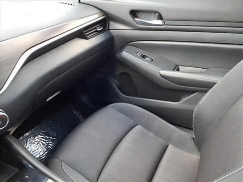 Used 2024 Nissan Altima 2.5 SV FWD image 22