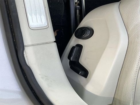 Used 2023 Volvo V60 B5 Cross Country Plus w/ Protection Package Premier image 22