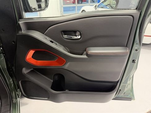 Used 2025 Nissan Frontier PRO-4X image 22