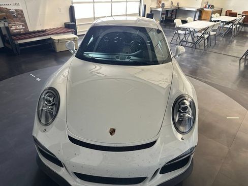 Used 2015 Porsche 911 GT3 RWD image 3