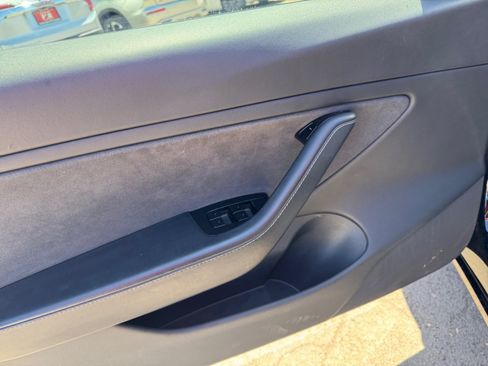 Used 2018 Tesla Model 3 Mid Range RWD image 11