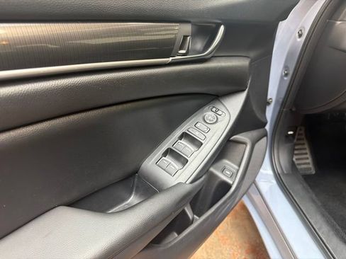 Used 2022 Honda Accord Sport image 19