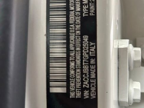 Used 2016 Jeep Renegade Latitude image 33