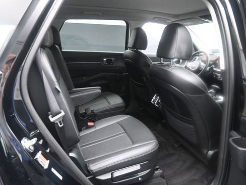Used 2025 Kia Sorento SX FWD image 27
