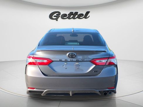 Used 2020 Toyota Camry SE w/ Convenience Package FWD image 6