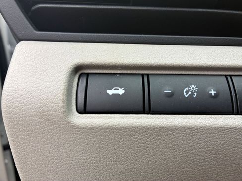Used 2025 Nissan Altima 2.5 SV FWD image 23