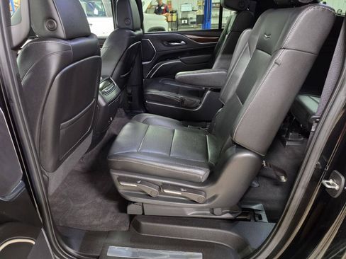 Used 2022 Cadillac Escalade ESV Luxury AWD/4WD image 25