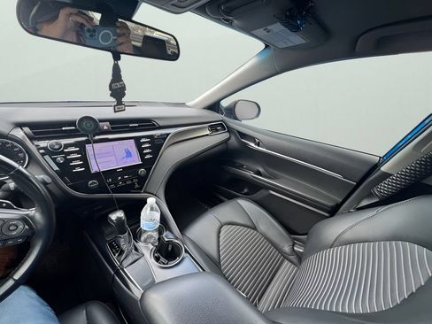 Used 2020 Toyota Camry SE FWD image 10