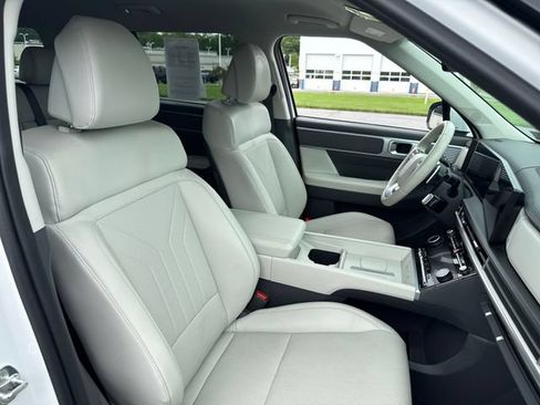 Used 2024 Hyundai Santa Fe SEL AWD/4WD image 11