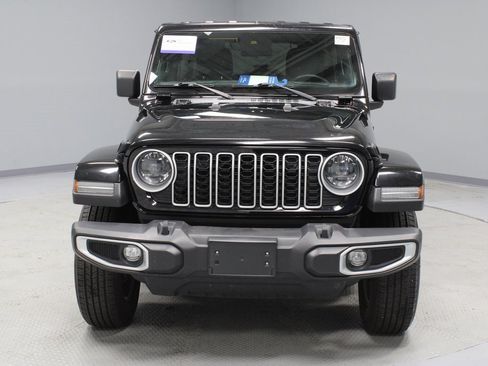 Used 2024 Jeep Wrangler Sahara image 6