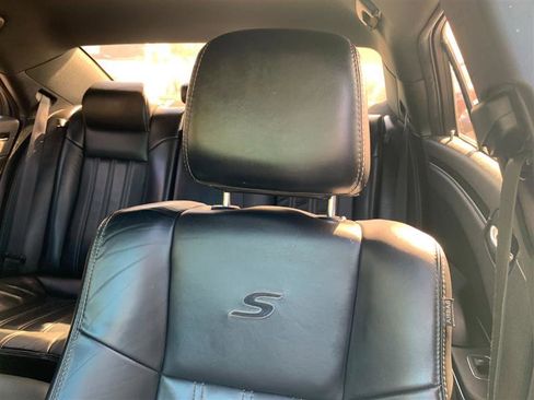 Used 2018 Chrysler 300 S image 18