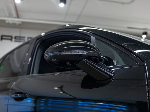 Certified 2026 Porsche Macan AWD/4WD image 19