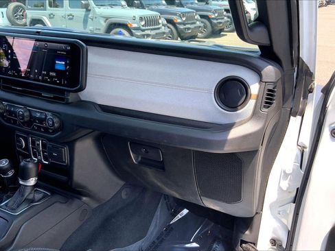 Used 2024 Jeep Wrangler Unlimited Sport AWD/4WD image 18